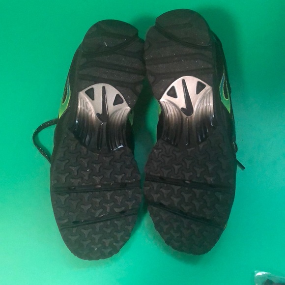 Supreme x Nike Sneakers - Picture 5 of 5